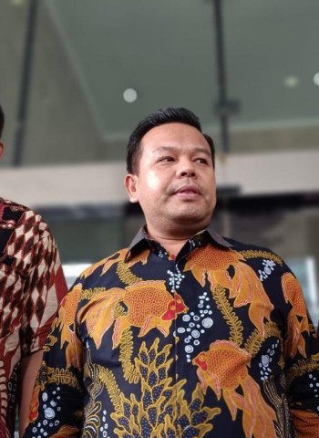 Penetapan Tersangka Hasto Kristiyanto dan Donny Tri Istiqomah oleh KPK: Babak Baru dalam Drama Politik