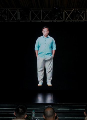 Hadir dalam Hologram Artifical Intelligence , Prabowo-Gibran Apresiasi Pemecahan Rekor MURI dan Beri Semangat Kampanye di Udara