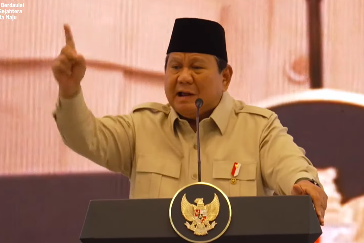 Prabowo Minta Bupati Kurangi Kunjungan Kerja, Fokus pada Hasil Nyata