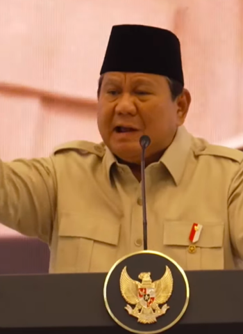 Prabowo Minta Bupati Kurangi Kunjungan Kerja, Fokus pada Hasil Nyata