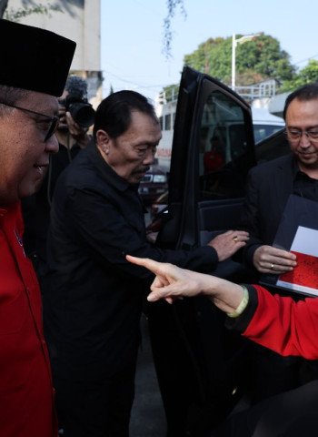 Banyak Pemda Naikkan Pajak, Hasto Ingatkan Kader PDI-P untuk Lebih Peka pada Rakyat