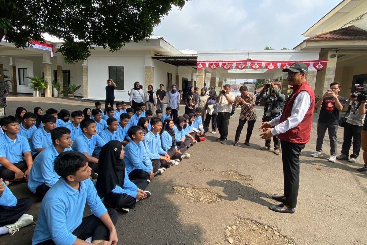 Mensos Saifullah Yusuf Pastikan Mundurnya 143 Guru Tidak Ganggu Operasional Sekolah Rakyat