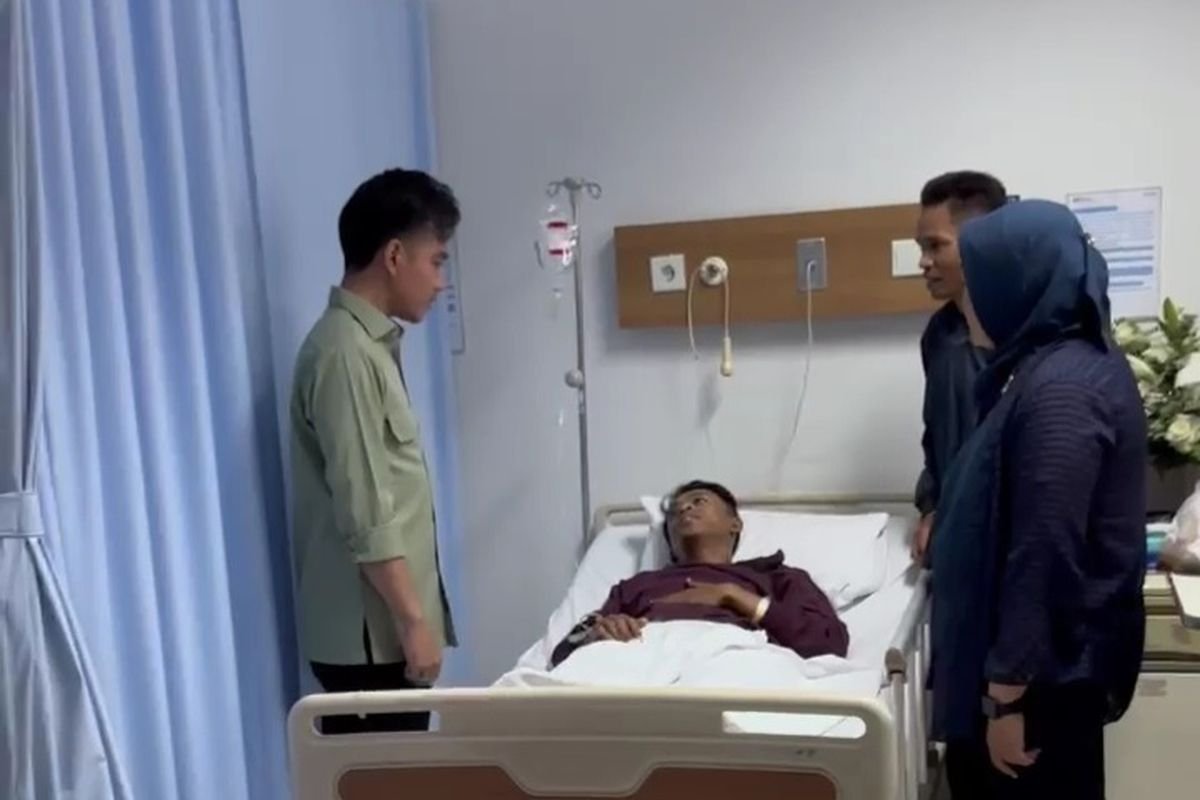 Wapres Gibran Jenguk Korban Luka Aksi Demonstrasi di RSCM dan RS Pelni