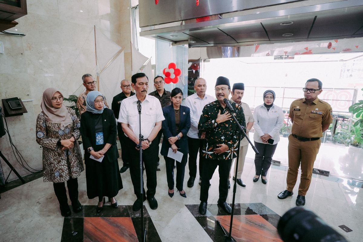 Luhut Sebut Digitalisasi Bansos Tingkatkan Efisiensi dan Hemat Anggaran Besar
