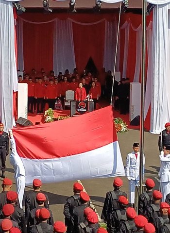 Megawati Meneteskan Air Mata di Upacara HUT ke-80 RI