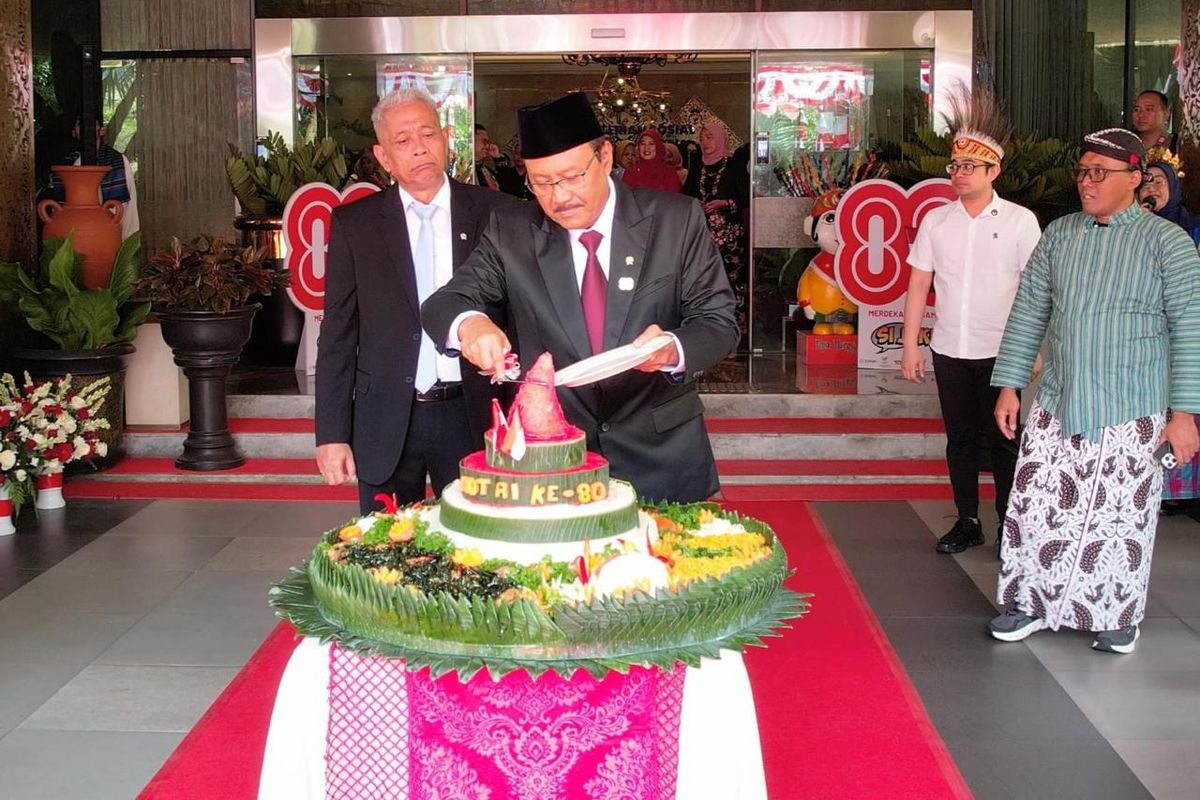 Kemensos Gelar Tasyakuran HUT ke-80 RI, Gus Ipul Ajak Pegawai Tingkatkan Dampak Kerja