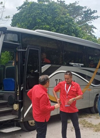 Kongres PDIP ke-6? Sejumlah Kader Terlihat di Nusa Dua Bali dengan Seragam Merah dan Name Tag