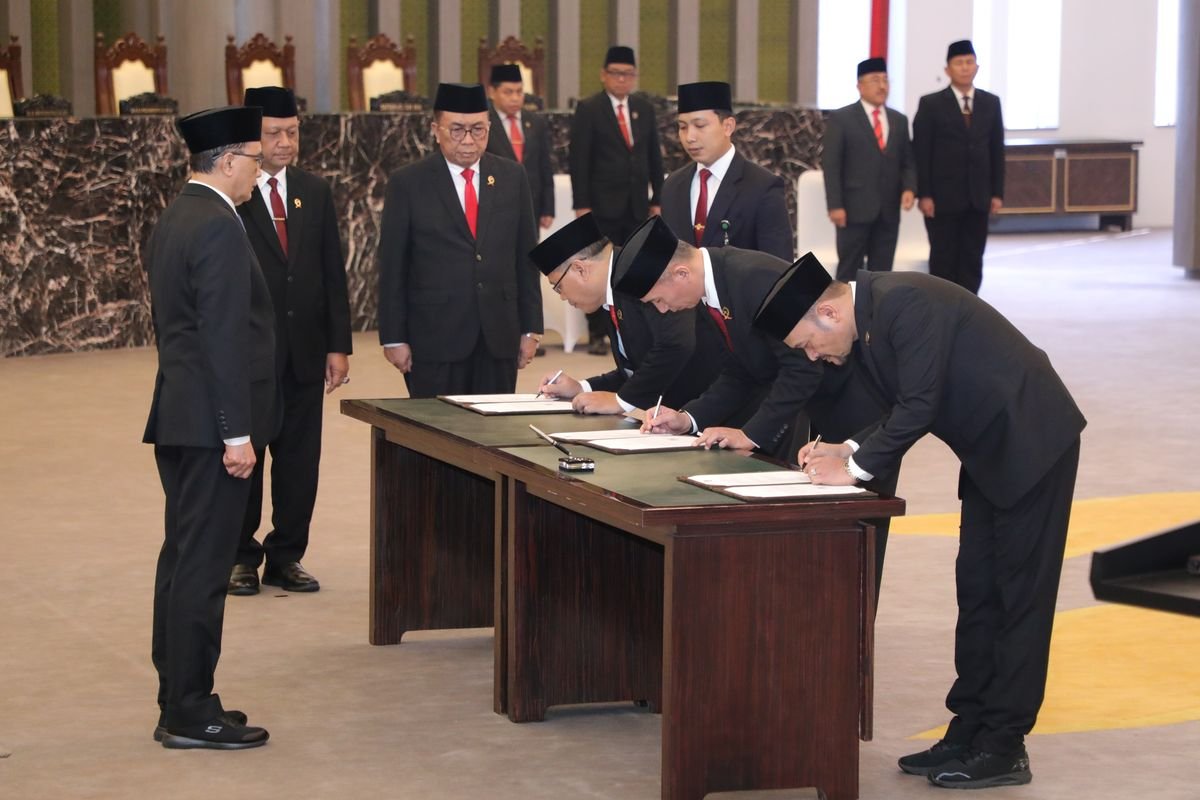 Gaya Kepemimpinan Ketua MA Sunarto, Tegas pada Hakim Hedon, Santai dengan Sneakers saat Pelantikan