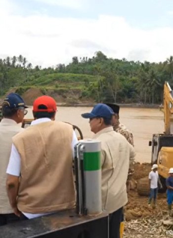 Prabowo Tinjau Jembatan Bailey di Bireuen: Target Selesai dalam Sepekan