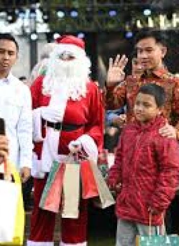 Wapres Gibran Hadiri Perayaan Natal di Salatiga: Berbagi Kado untuk Anak-Anak
