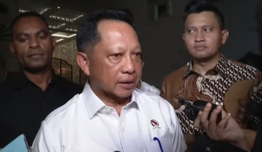 Tito Karnavian Pastikan Stok Beras dan Logistik untuk Korban Banjir Sumatera Cukup