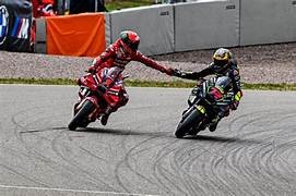 Jalur Terbuka Bagi Dua Murid Valentino Rossi untuk Mengganggu Duel Marquez dan Bagnaia di MotoGP 2025