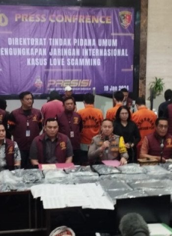 Penangkapan Sindikat Penipuan Cinta di Apartemen Batavia, Jakarta Pusat
