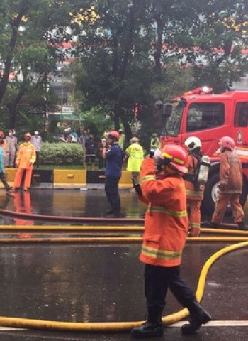 Kebakaran Hebat di Glodok Plaza: Proses Pendinginan dan Penyelidikan Penyebab Kebakaran