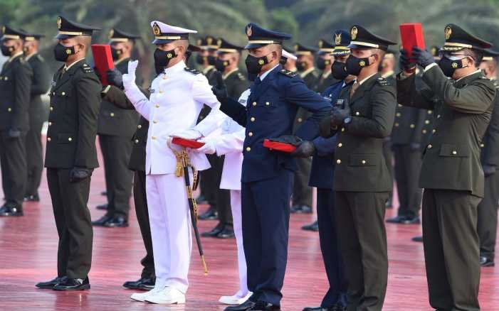 Pengunduran Diri 35 Perwira TNI: Langkah Menuju Karier Baru Bersama AHY