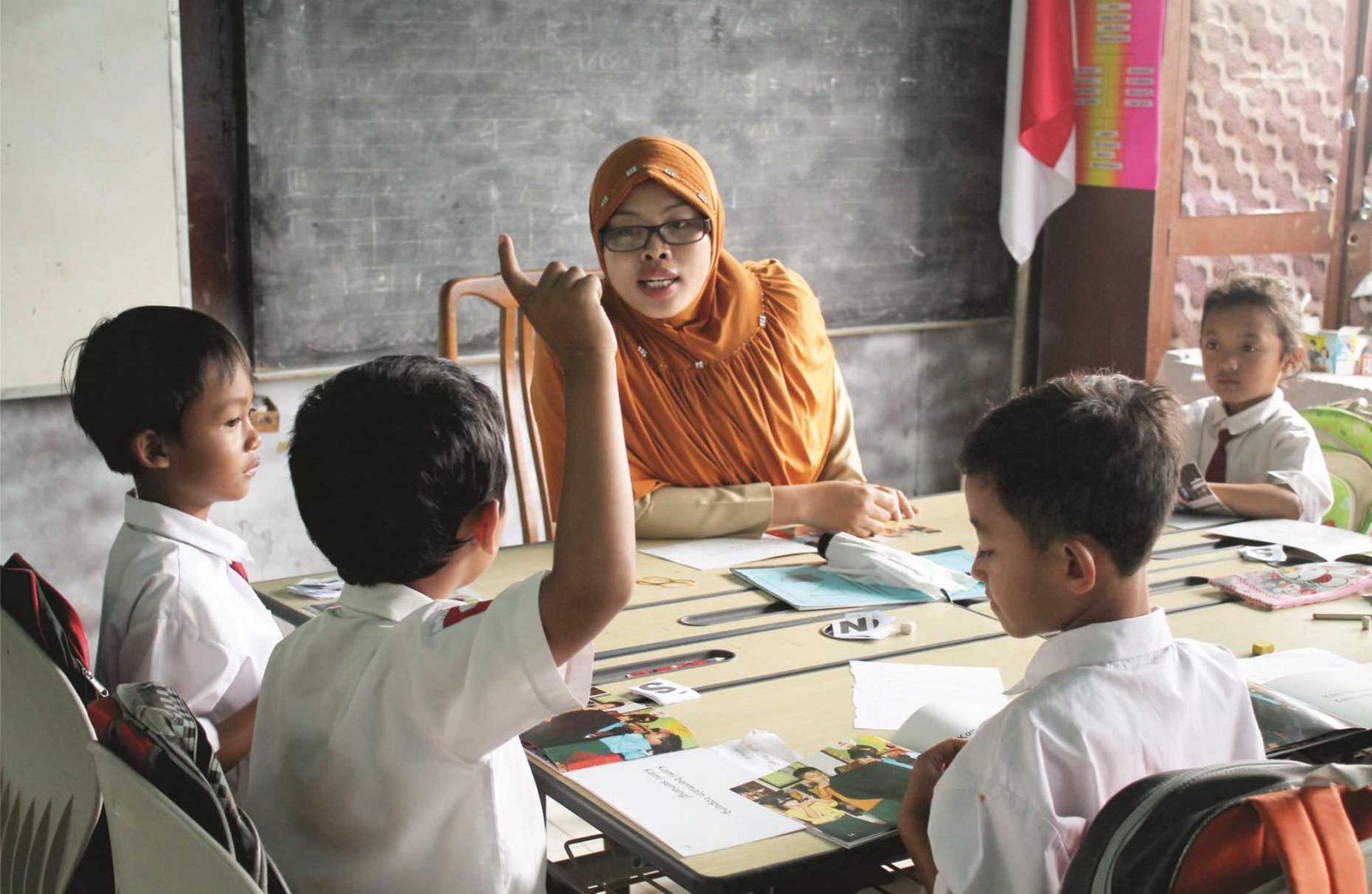 Pratikno Turun Tangan Atasi Masalah SPP di Medan: Solusi untuk Pendidikan yang Lebih Adil