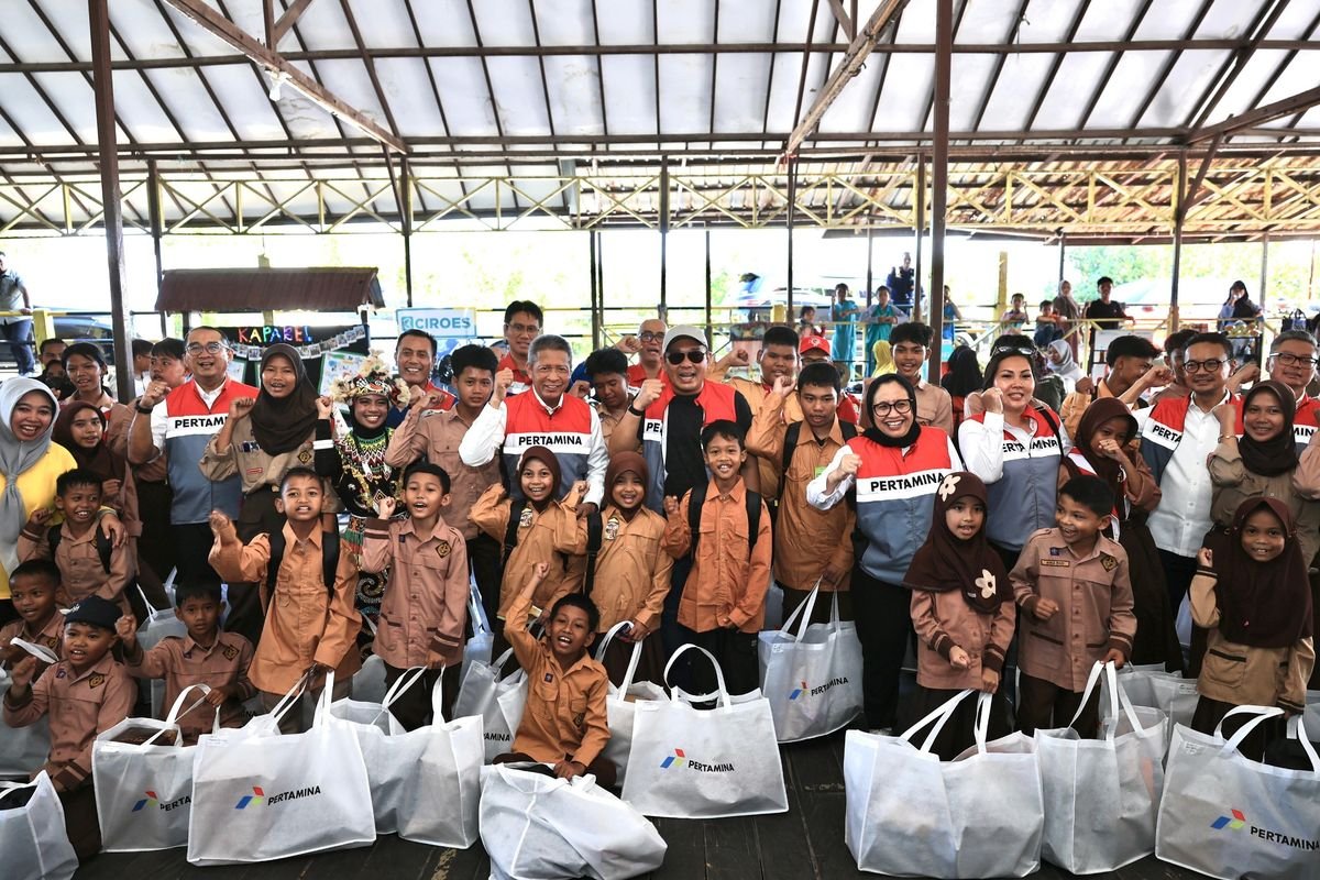 Pertamina Peringati Hari Anak Nasional dengan Berikan Perlengkapan Sekolah di Balikpapan