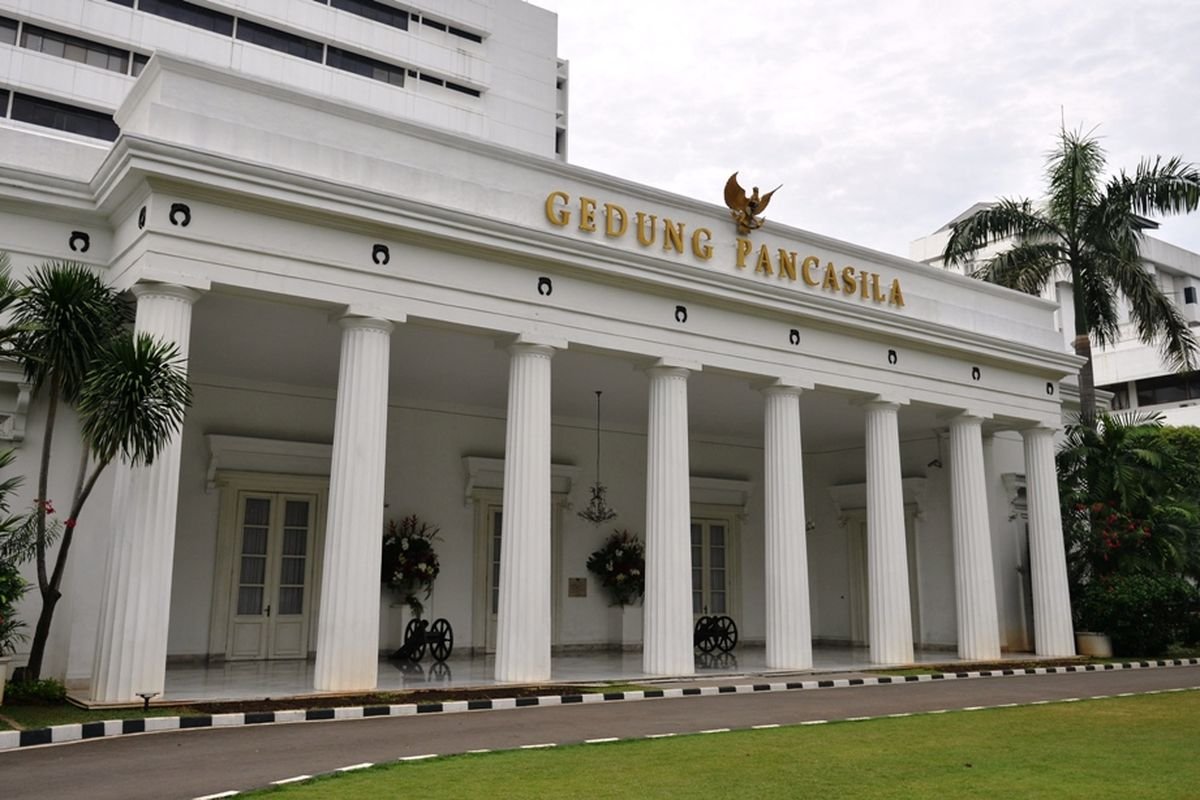 Misi Diplomasi Kementerian Luar Negeri RI Dalam Upaya Pembebasan Selebgram AP dari Vonis 7 Tahun