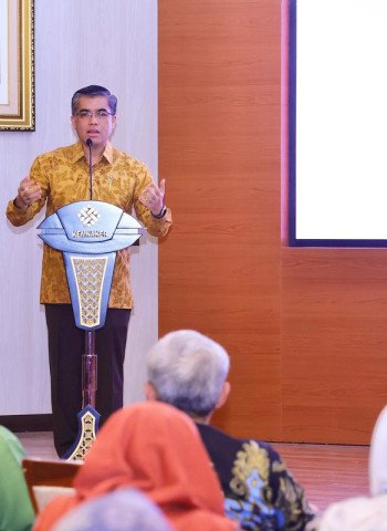 1.072 Mediator Hubungan Industrial Teken Pakta Integritas Sebagai Wujud Komitmen