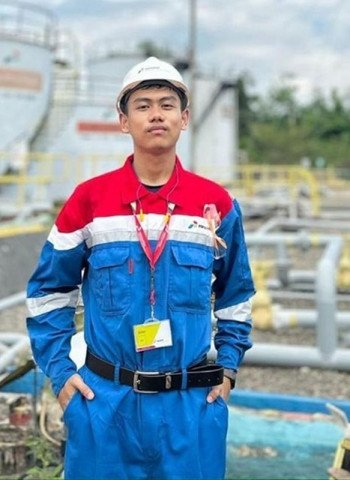 Dari Penerima Beasiswa Sobat Bumi Hingga Menjadi Perwira Pertamina