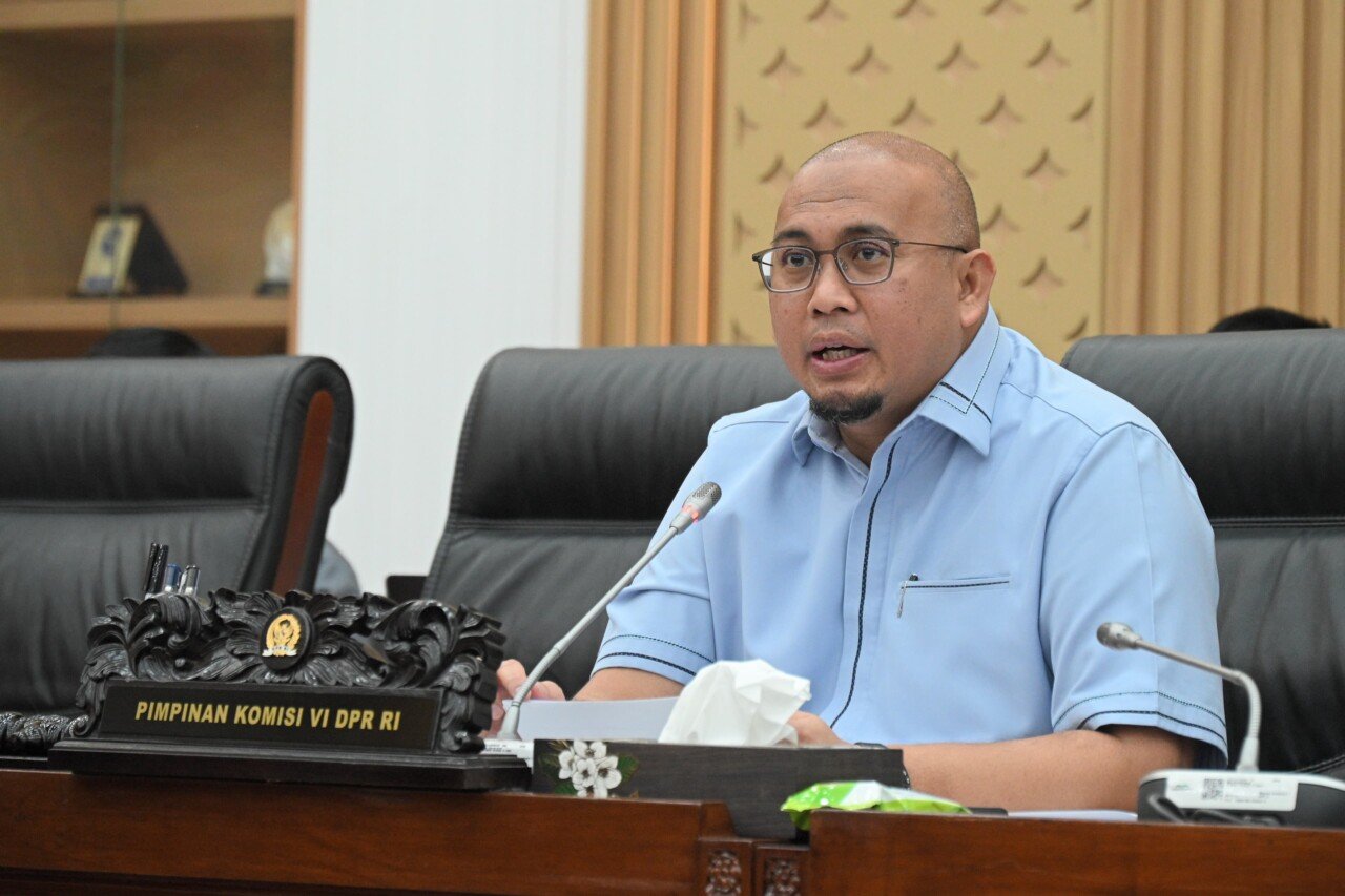 Andre Rosiade Mendapatkan Penghargaan dari Warga atas Bantuan Mengatasi Lonjakan Tarif Sewa Lahan KAI