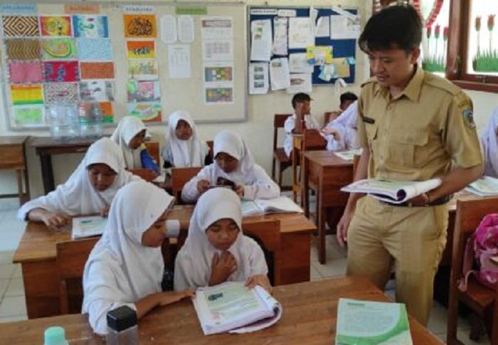 Dukungan Finansial Rp600 Ribu untuk 1,7 Juta Pekerja dan 565 Ribu Guru Honorer