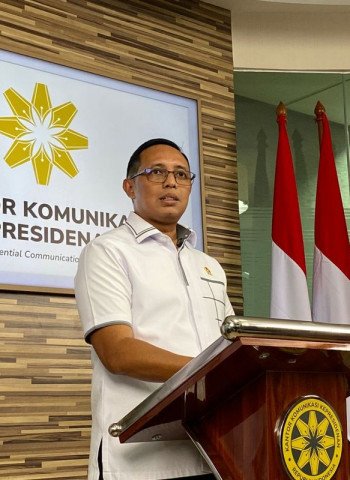 Jangan Divonis Dulu Istana Minta Biarkan Sejarawan Fadli Zon Menulis