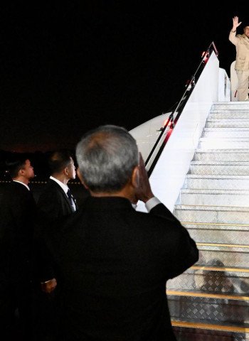 Presiden Prabowo Subianto Tinggalkan Singapura, Bertolak Pulang ke Indonesia