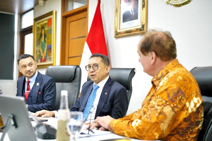 Kemenbud Perkuat Aliansi Beasiswa dan Professorship dengan KITLV Jakarta