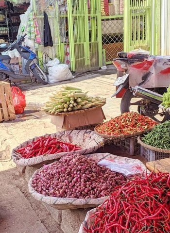 Harga Pangan Terkini: Lonjakan Harga Telur dan Bawang Merah pada 25 Mei 2025
