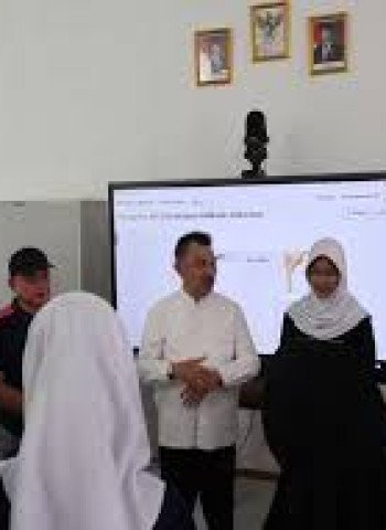 Kunjungan Presiden Prabowo ke SMPN 4 Bekasi: Momen Berkesan dan Peluncuran Teknologi Pendidikan