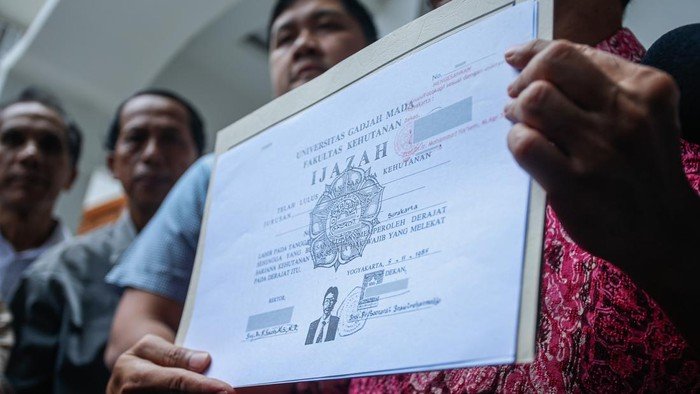 Kontroversi Salinan Ijazah Jokowi: KPU RI Dituding Sembunyikan Informasi