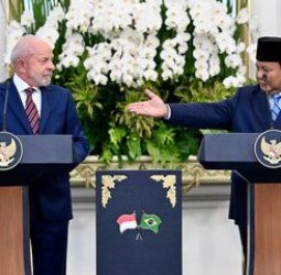 Kekhawatiran DPR: Bahasa Portugis Jadi Pelajaran Wajib di Sekolah