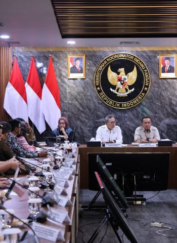 Tim Koordinasi Program Makan Bergizi Gratis: Strategi dan Pendanaan