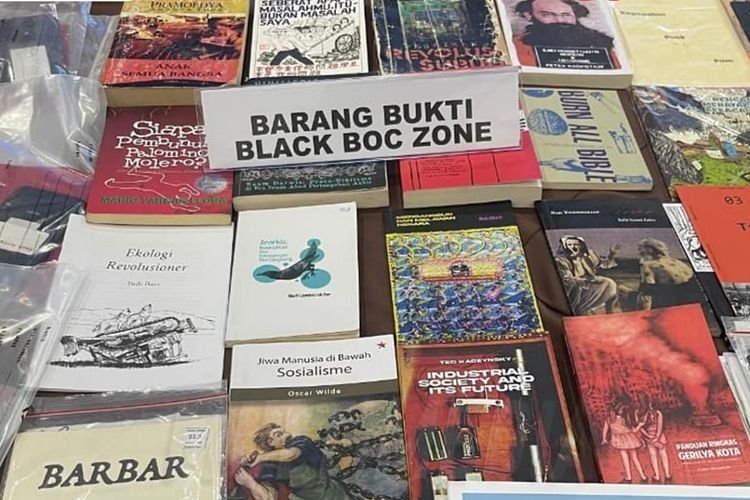 Kapolri Klarifikasi Penyitaan Buku Kiri: Kebetulan Ada di TKP