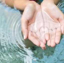 Merebut Kembali Hak Atas Air: Tantangan dan Solusi di Indonesia