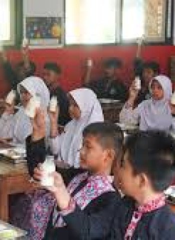 Susu sebagai Komponen Utama MBG: Realisasi Janji Kampanye Prabowo