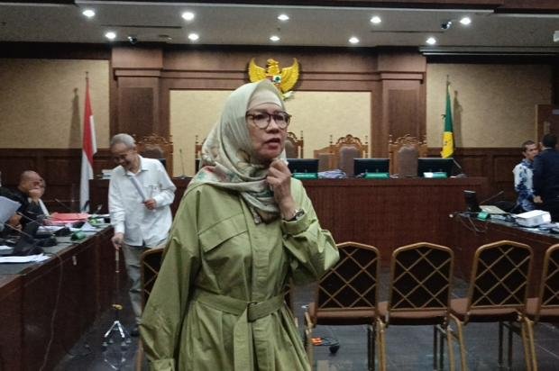 Karen Agustiawan Menjadi Saksi dalam Sidang Anak Riza Chalid