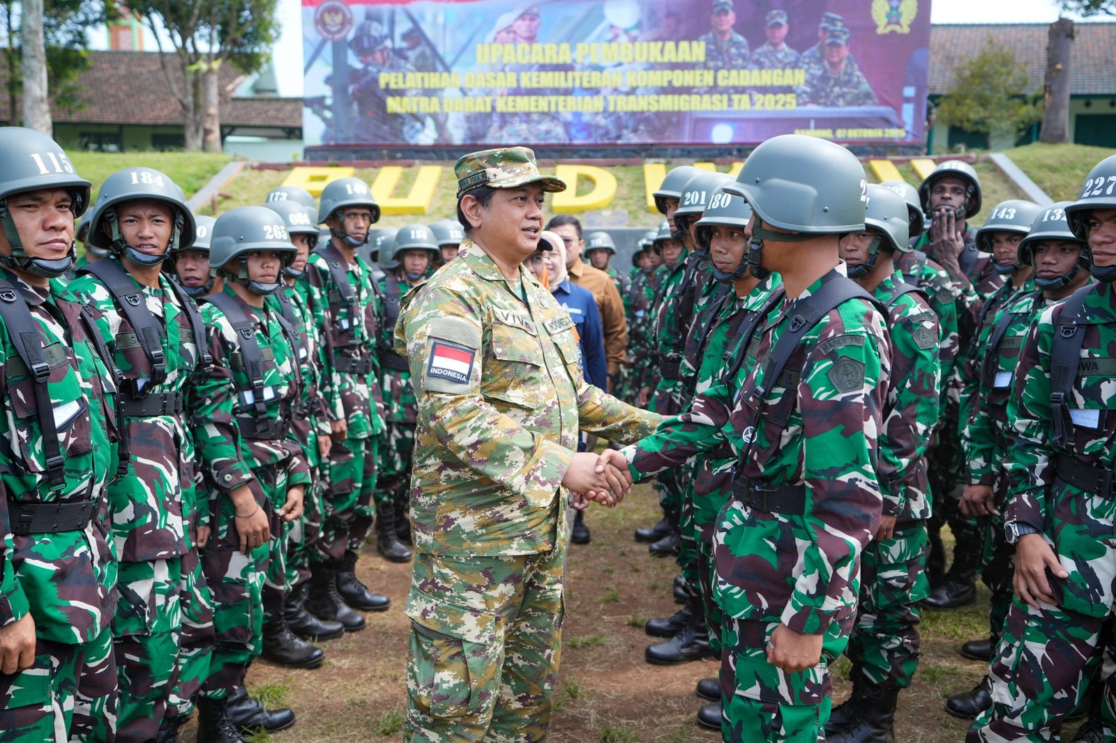Latsarmil untuk Transmigran: Kontribusi Kementerian Transmigrasi dalam Pembangunan Nasional