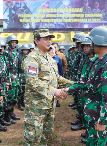 Latsarmil untuk Transmigran: Kontribusi Kementerian Transmigrasi dalam Pembangunan Nasional