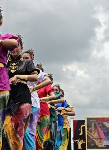 Dilema Kepunahan atau Mewariskan Budaya di Indonesia: Tantangan dan Harapan