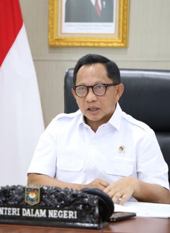 Mendagri Tito Minta Kepala Daerah Evaluasi Tunjangan DPRD