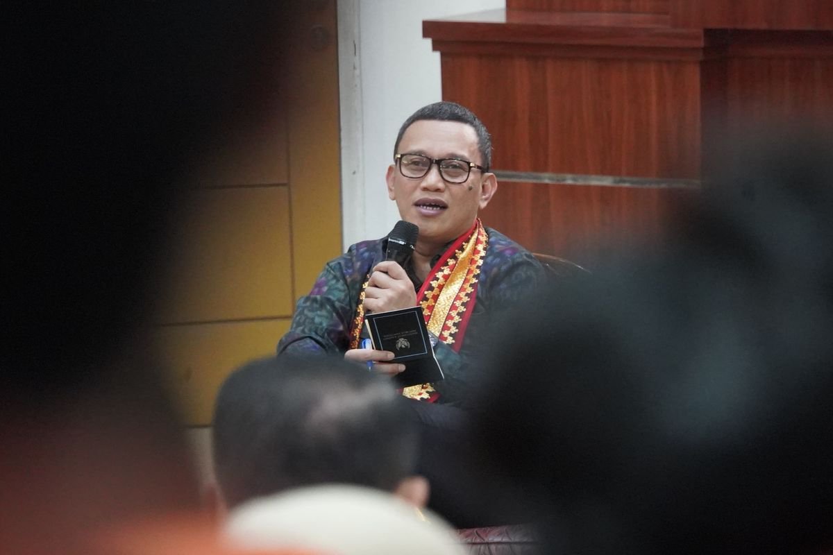 Menteri P2MI Abdul Kadir Karding Klarifikasi Foto Bermain Domino dengan Aziz Wellang