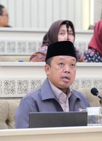 DPR Soroti Nusron Wahid Terkait Lahan Sawit Ilegal