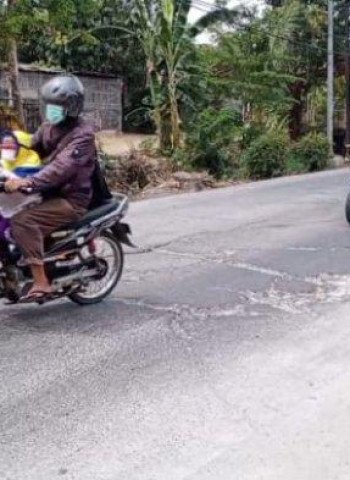 Kondisi Jalan Raya Alinda Bekasi: Pengendara Khawatir dan Keluhan Masyarakat