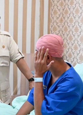 Presiden Prabowo Jenguk Korban di RS Bhayangkara, Sampaikan Pesan Tegas Soal Aksi Demonstrasi