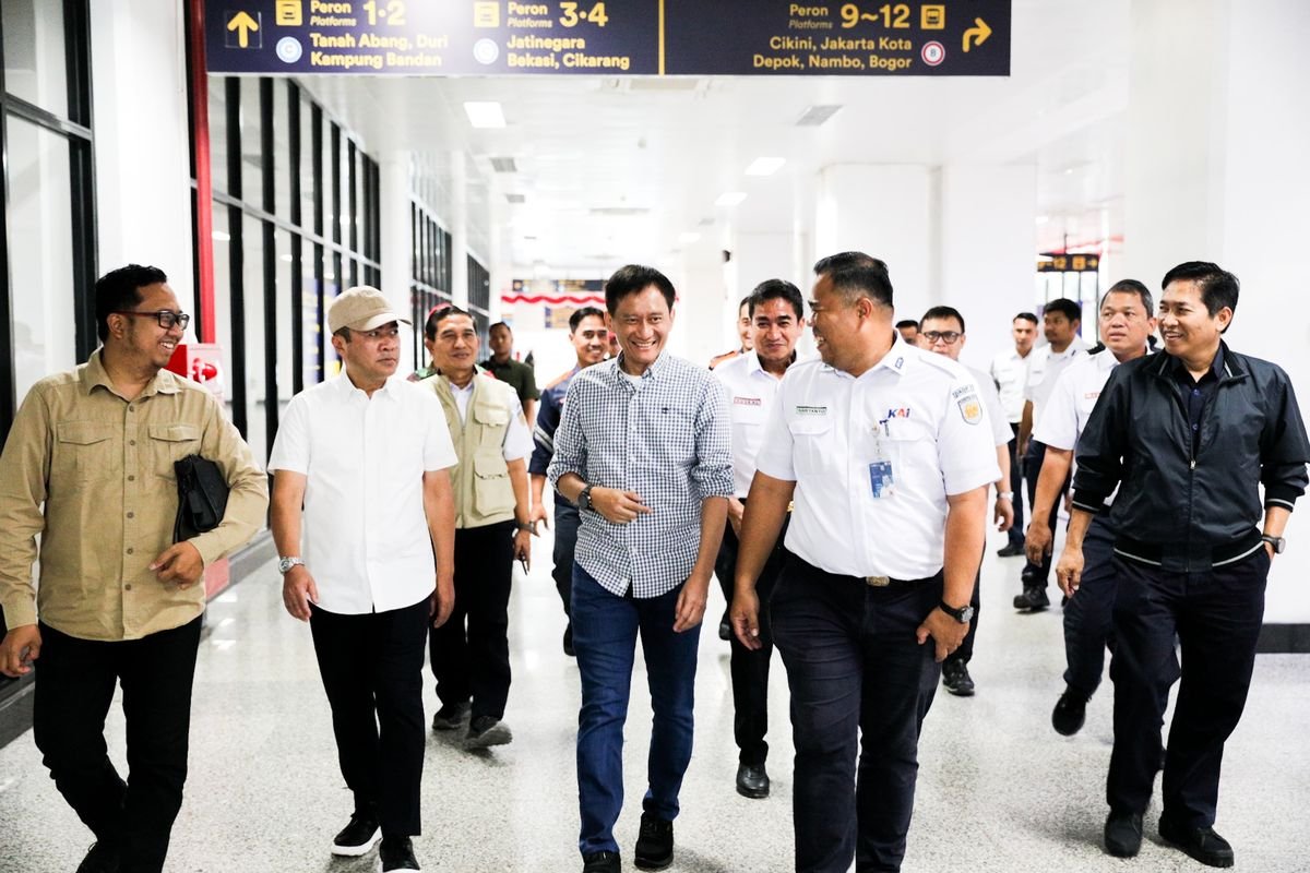 Tinjauan Stasiun Integrasi, Dirut KAI Pastikan Kelancaran KA Jarak Jauh dan Commuter Line