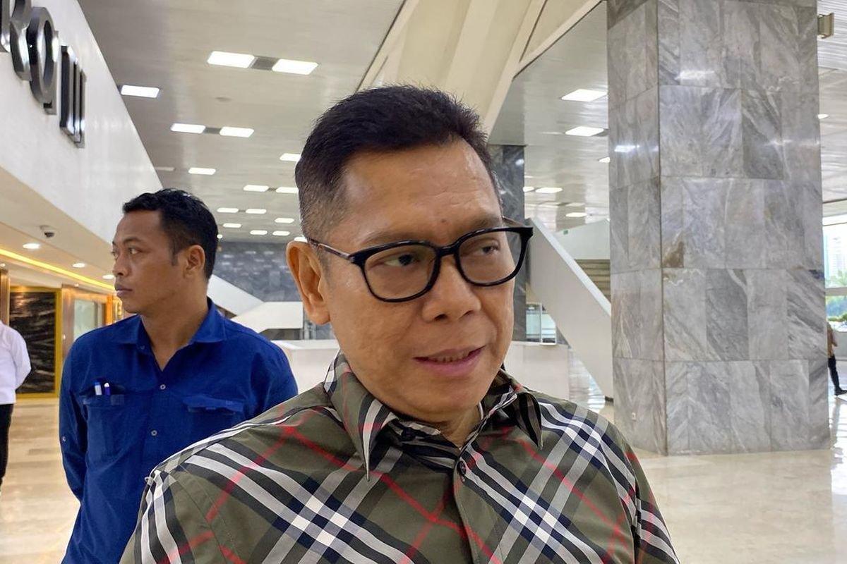Bahlil Lahadalia Sebut Pengganti Adies Kadir di DPR Masih Dibahas Fraksi Golkar