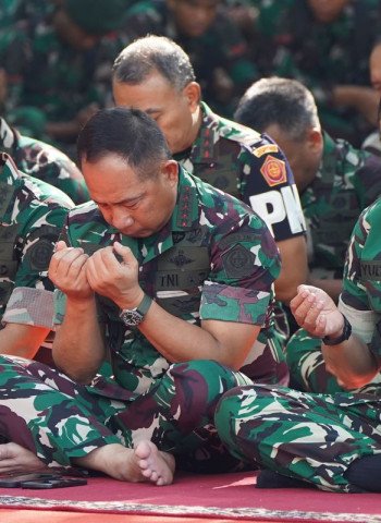 Panglima TNI dan Ribuan Prajurit Gelar Doa Istighosah di Monas