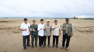 Kunjungi Sawah Terdampak Lumpur di Pidie Jaya, Tito Karnavian Tekankan Pentingnya Mitigasi Bencana